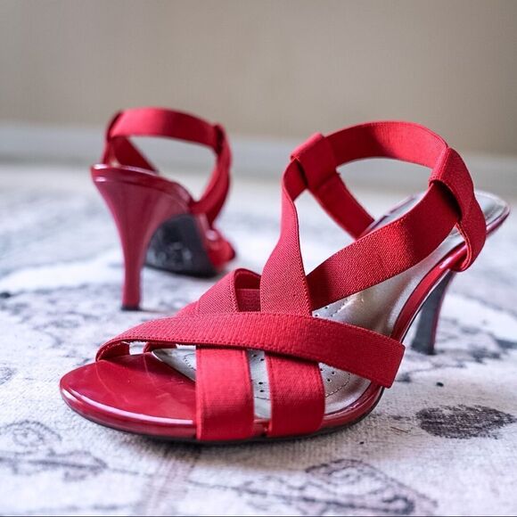 Red elastic strapped heel ~worn once - Picture 3 of 6